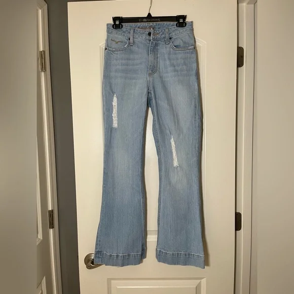 Classic Blue Flared Women's Jeans - Picture 9 of 15